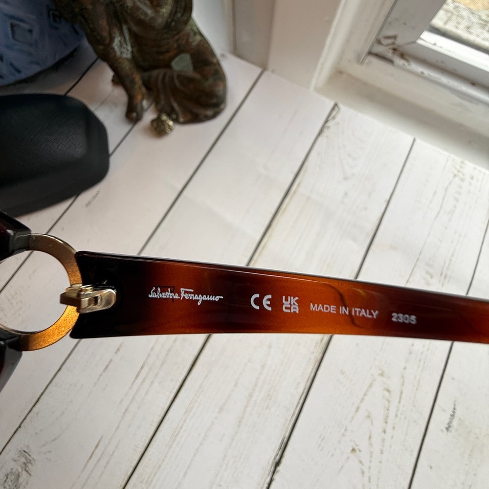 Salvatore Ferragamo | Sunglasses, New 238‎ (Dark Tortoise) - Picture 5 of 10